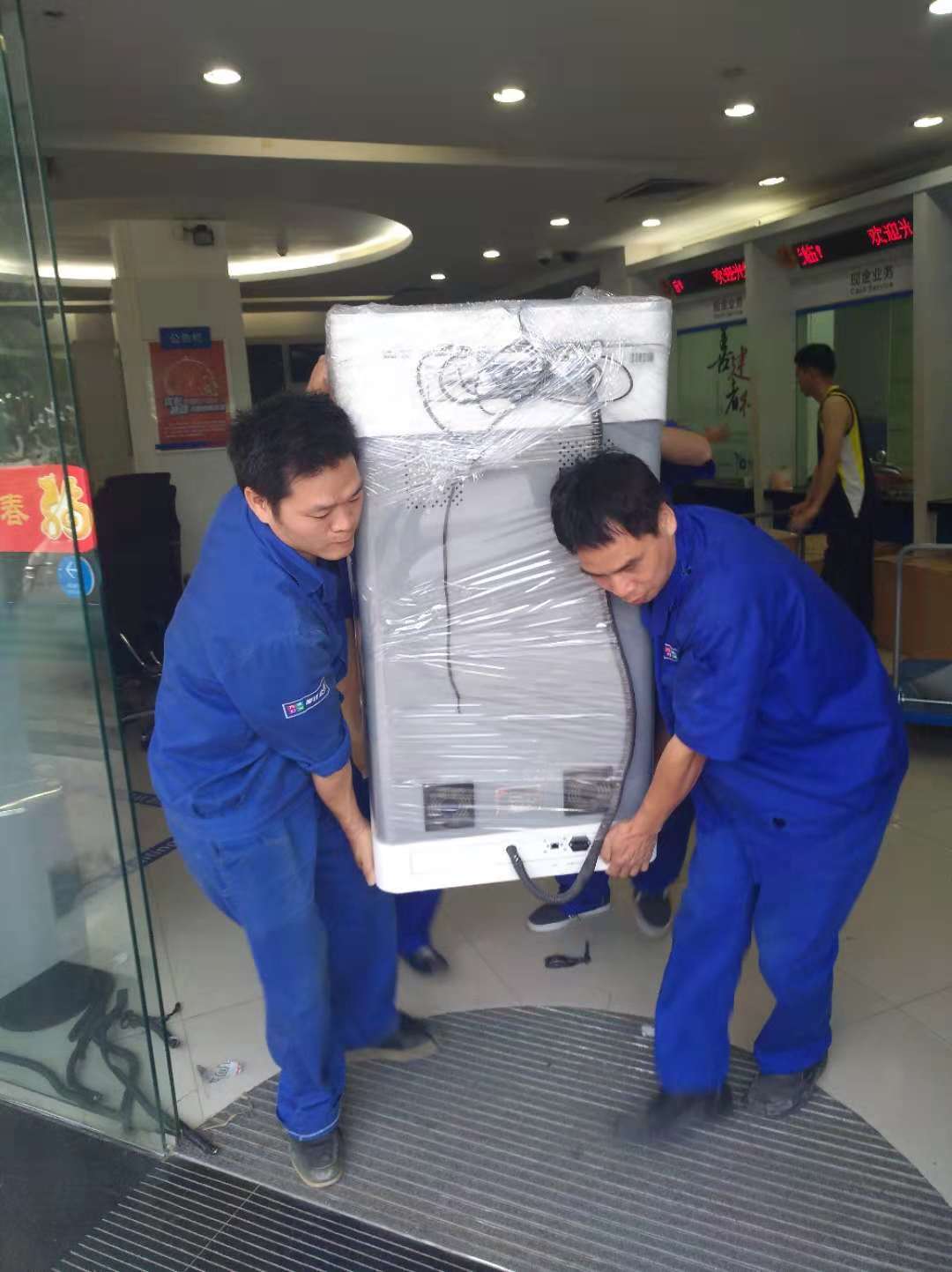 搬家公司专业搬家，为你省心，省力！